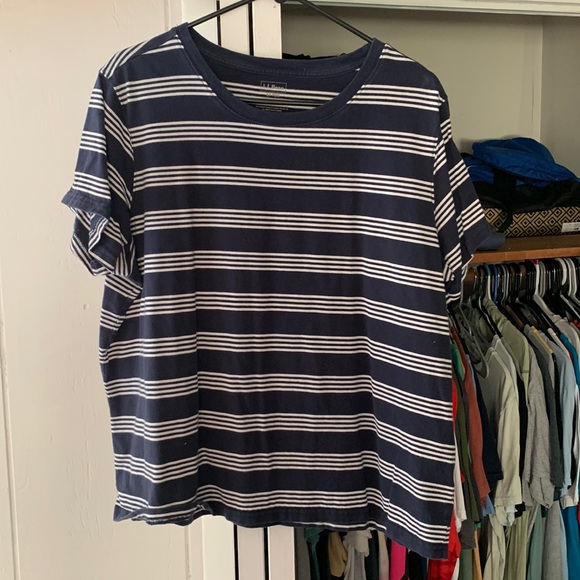 LL Bean 1X Regular shirt
100% cotton
Navy with White stripes - Picture 1 of 2